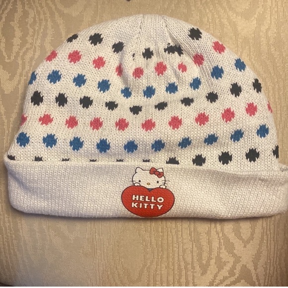 Hello Kitty 5 Piece 2 lil zips+1🎀 carry stufty+lip💋🎂balm+Tommy tee sz8 - Picture 3 of 16